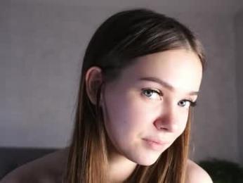 auroralowen chaturbate stream image, 06.06.2026 03:50