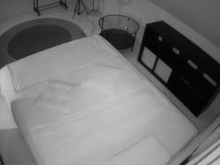 voyeurcam-julmodels-whitebed-2 camsoda stream image, 16.06.2026 12:00