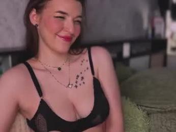 diora_vibe chaturbate stream image, 18.06.2026 00:20