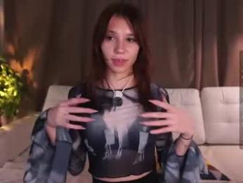 _vi_vi_ chaturbate stream image, 03.08.2026 18:20