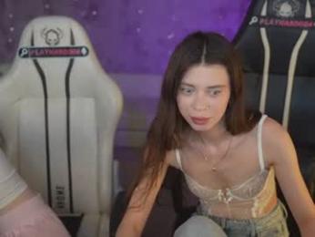 bright_diamonds_054 chaturbate stream image, 15.08.2026 18:40