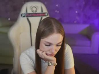 bright_diamonds_054 chaturbate stream image, 15.08.2026 18:40