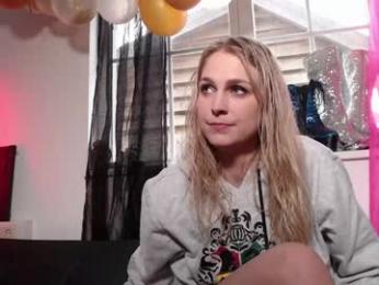 siswet19 chaturbate stream image, 14.03.2025 14:00