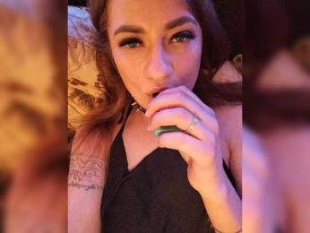 2Laski2 bongacams stream image