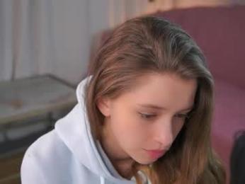 little_poetry chaturbate stream image