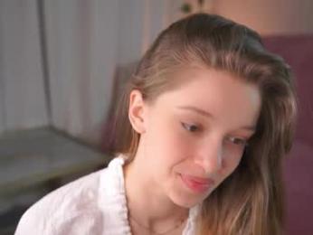 little_poetry chaturbate stream image