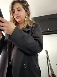 _Abril-Office1 stripchat stream image