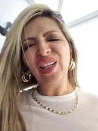 _Abril-Office1 stripchat stream image