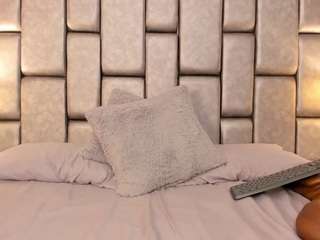 atinxnaugthy camsoda stream image