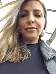 _Abril-Office1 stripchat stream image