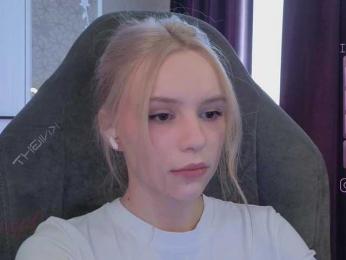 fymryn bongacams stream image