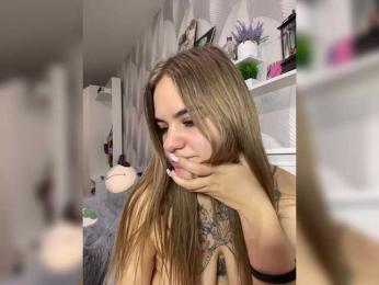 -Tiki-Riki- bongacams stream image