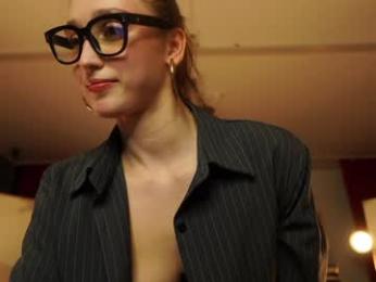 _meganmeow_ chaturbate stream image, 18.04.2025 20:00