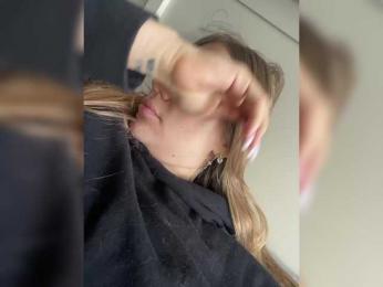 -Tiki-Riki- bongacams stream image