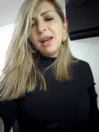 _Abril-Office1 stripchat stream image, 21.04.2025 19:30