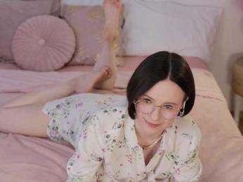 MissEssie bongacams stream image