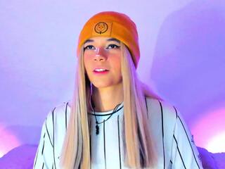 Scarlet Bridge flirt4free stream image