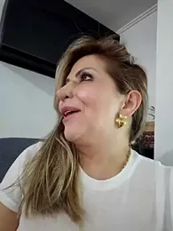 _Abril-Office1 stripchat stream image, 02.05.2025 20:00