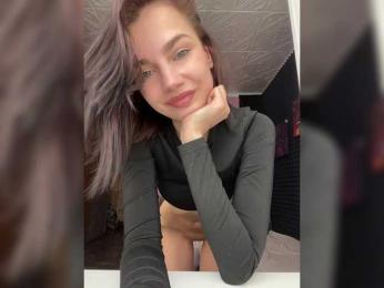 StrawberryGirl bongacams stream image