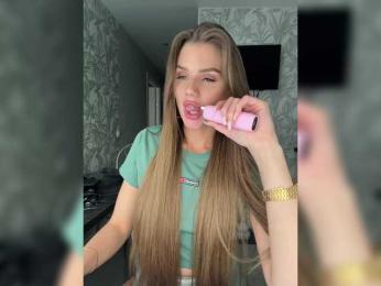 SweetyMia bongacams stream image