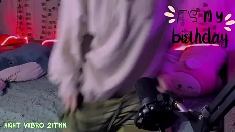 TrickyKitsune stripchat stream image